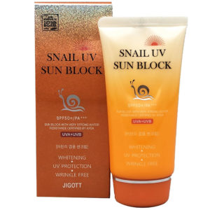 Jigott Крем солнцезащитный для лица с муцином улитки SPF50+ PA+++ Snail UV Sun Block Cream, туба 70 мл в футляре 4